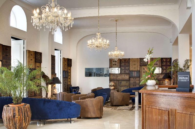 Grand Hotel des Sablettes Plage, Curio by Hilton - Lobi