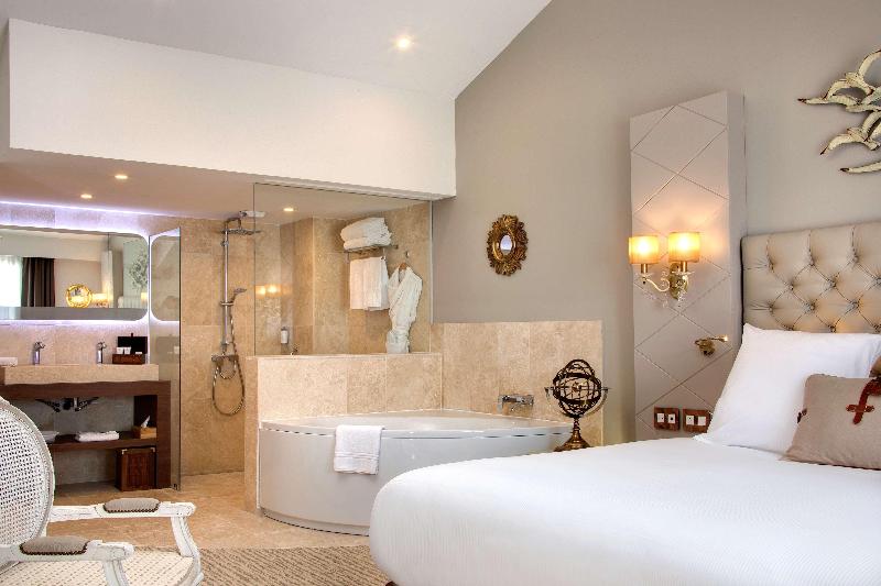 Grand Hotel des Sablettes Plage, Curio by Hilton - Oda