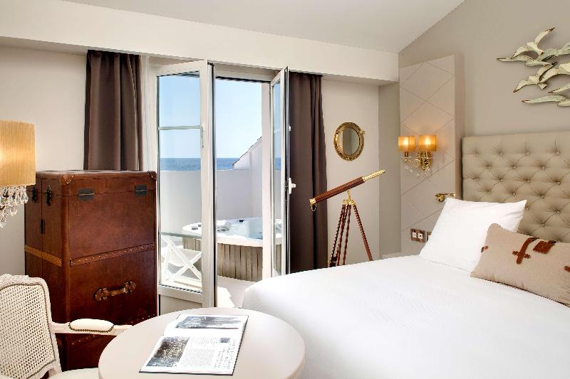 Grand Hotel des Sablettes Plage, Curio by Hilton - Oda