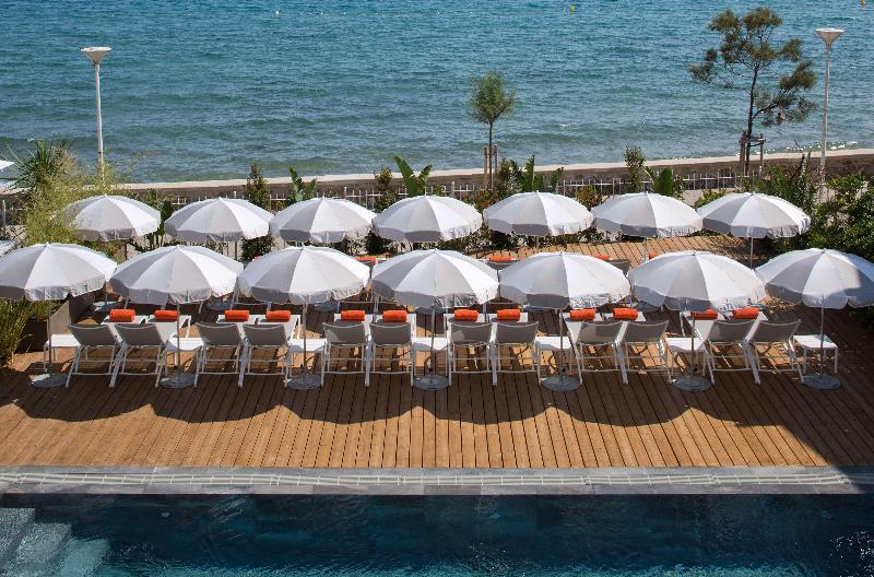 Grand Hotel des Sablettes Plage, Curio by Hilton - Havuz