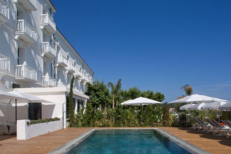 Grand Hotel des Sablettes Plage, Curio by Hilton - Havuz