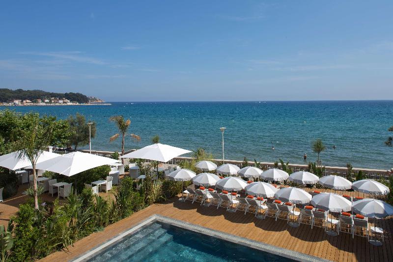 Grand Hotel des Sablettes Plage, Curio by Hilton - Havuz