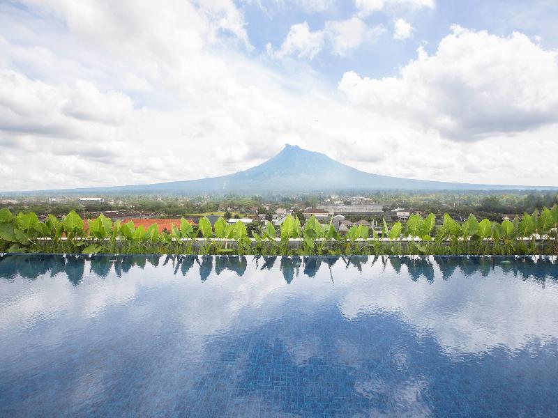 Innside by Melia Yogyakarta - Havuz