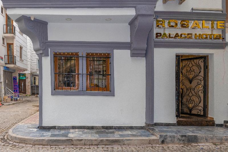 Rosalie Palace - Genel