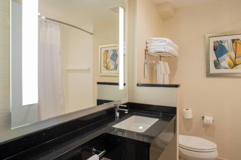 Fairfield Inn&Suites New York Queens/Fresh Meadows - Oda