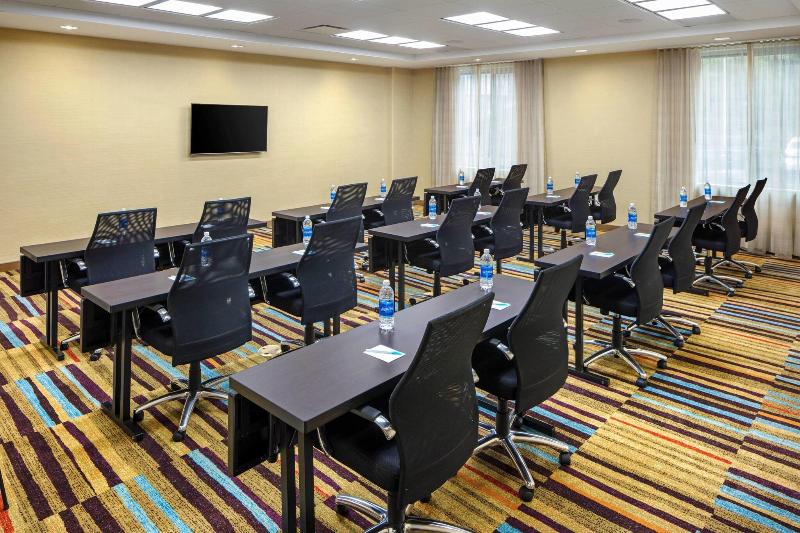 Fairfield Inn & Suites North Bergen - Toplantı