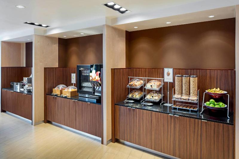 Fairfield Inn & Suites North Bergen - Restoran