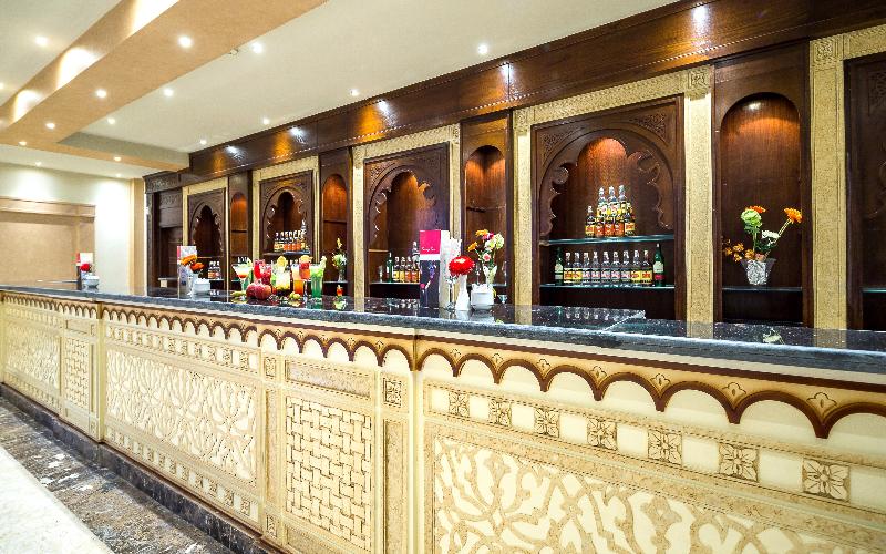 Hawaii Riviera Club Aqua Park-Families and Couples - Bar