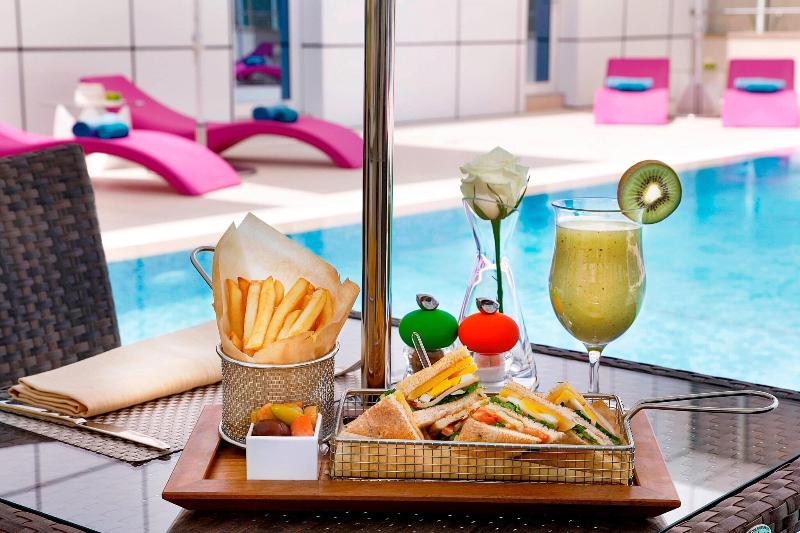 Courtyard Riyadh Olaya - Havuz
