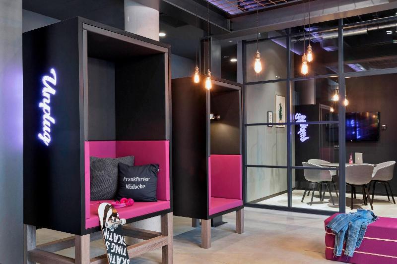 Moxy Frankfurt East - Lobi
