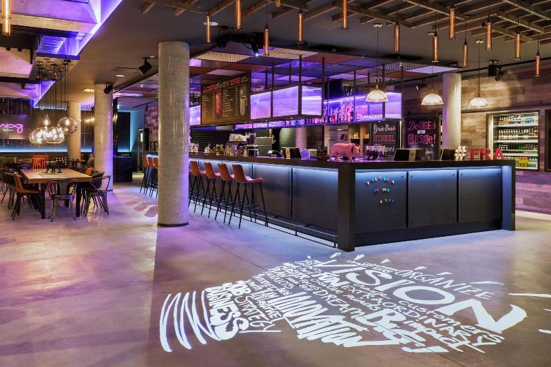 Moxy Frankfurt East - Lobi
