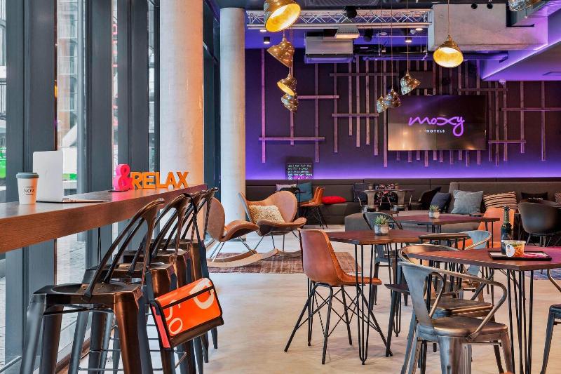 Moxy Frankfurt East - Lobi