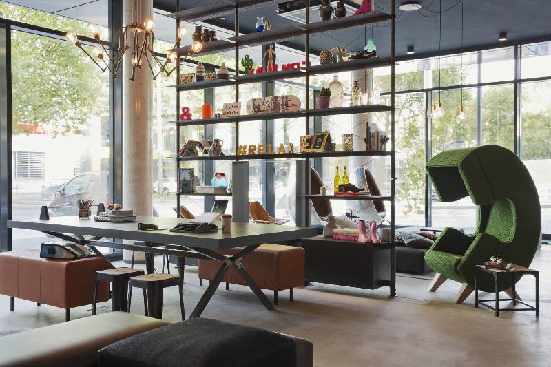 Moxy Frankfurt East - Lobi