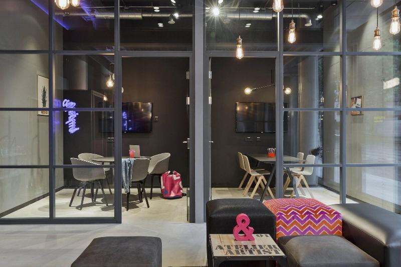 Moxy Frankfurt East - Aktivite