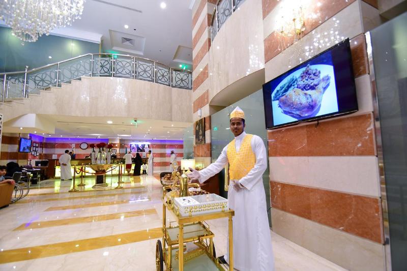 Al Ansar Golden Tulip - Lobi