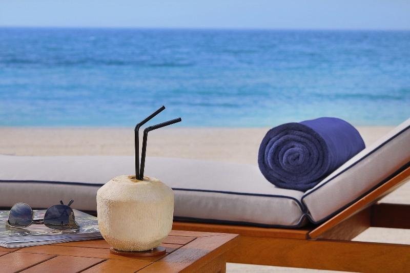 The Ritz-Carlton Ras Al Khaimah, Al Hamra Beach - Bar