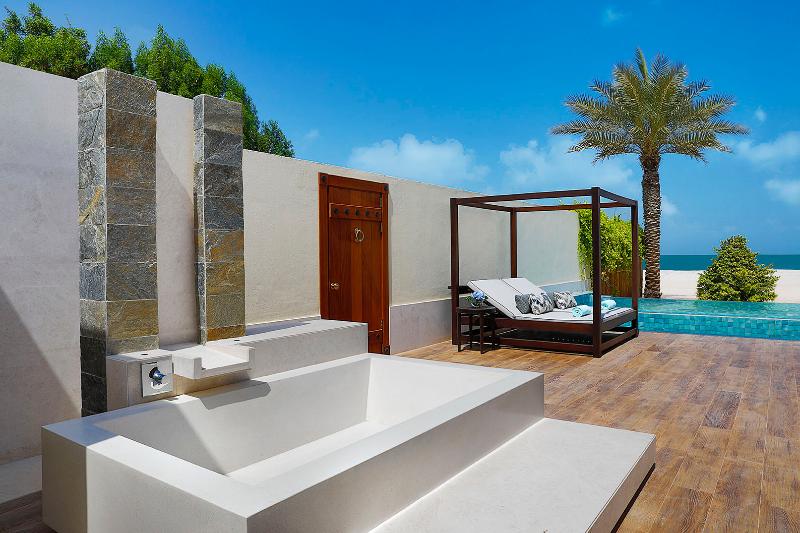 The Ritz-Carlton Ras Al Khaimah, Al Hamra Beach - Oda