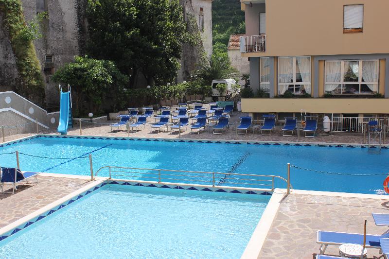 Casa Vacanza San Pietro - Havuz