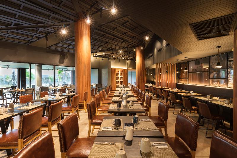 La Vela Khao Lak - Restoran
