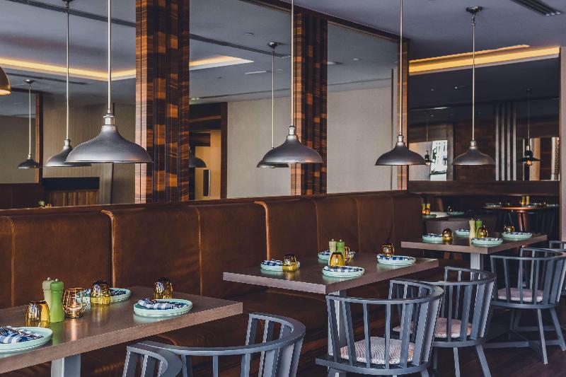 Radisson Blu Hotel Dubai Waterfront - Bar