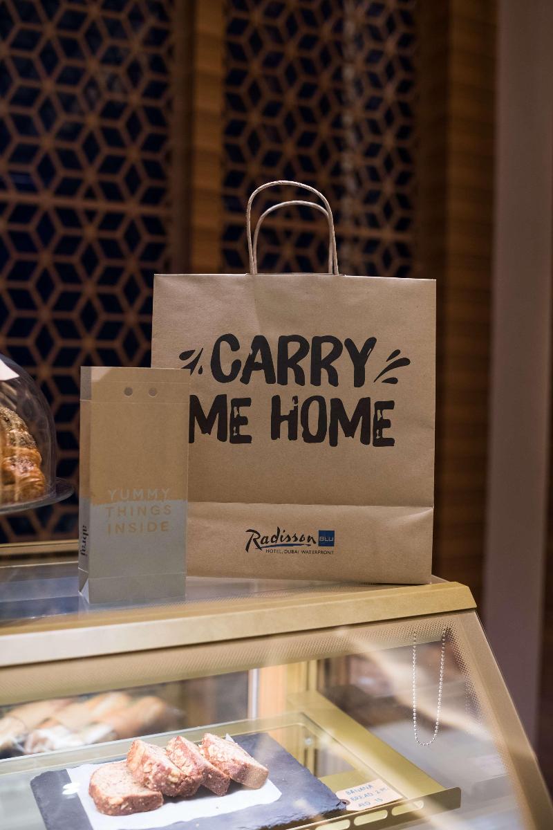 Radisson Blu Hotel Dubai Waterfront - Bar