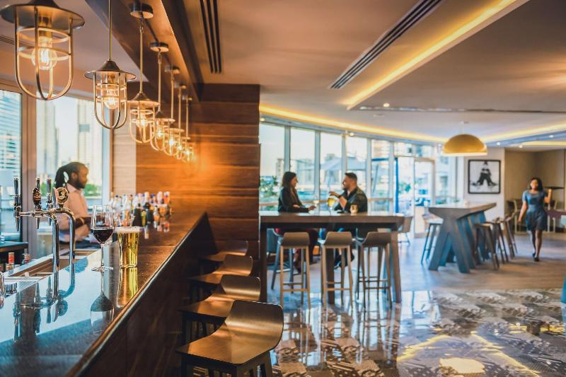 Radisson Blu Hotel Dubai Waterfront - Bar