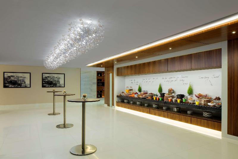 Radisson Blu Hotel Dubai Waterfront - Toplantı