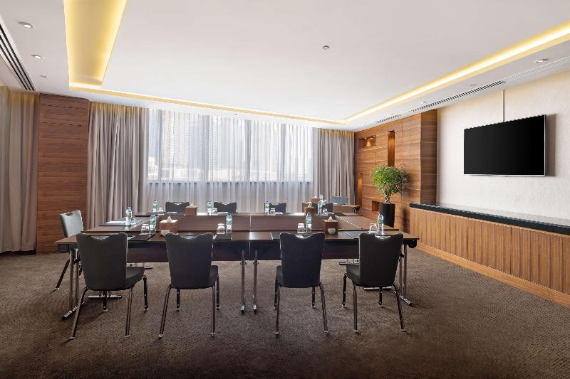 Radisson Blu Hotel Dubai Waterfront - Toplantı