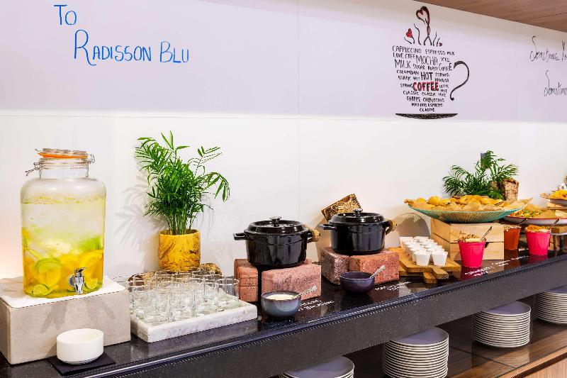 Radisson Blu Hotel Dubai Waterfront - Toplantı