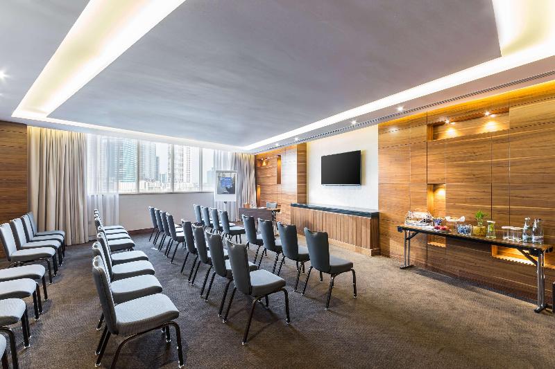 Radisson Blu Hotel Dubai Waterfront - Toplantı