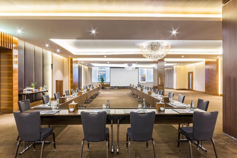 Radisson Blu Hotel Dubai Waterfront - Toplantı