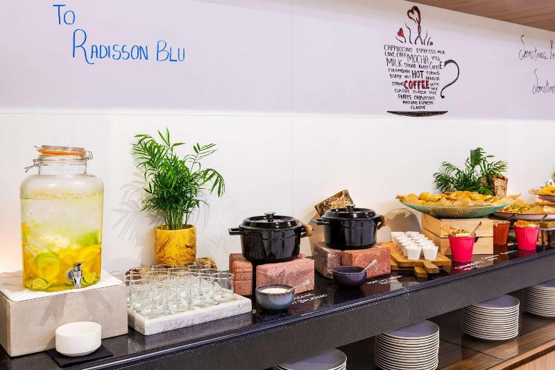 Radisson Blu Hotel Dubai Waterfront - Toplantı