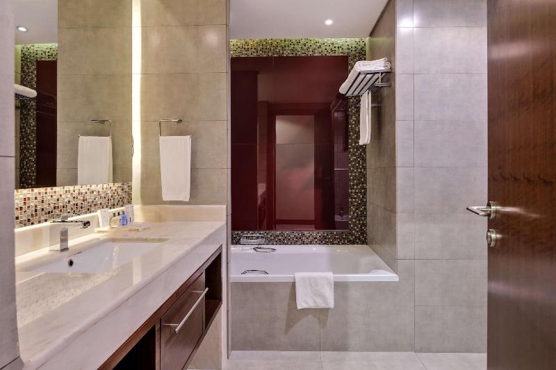 Radisson Blu Hotel Dubai Waterfront - Oda