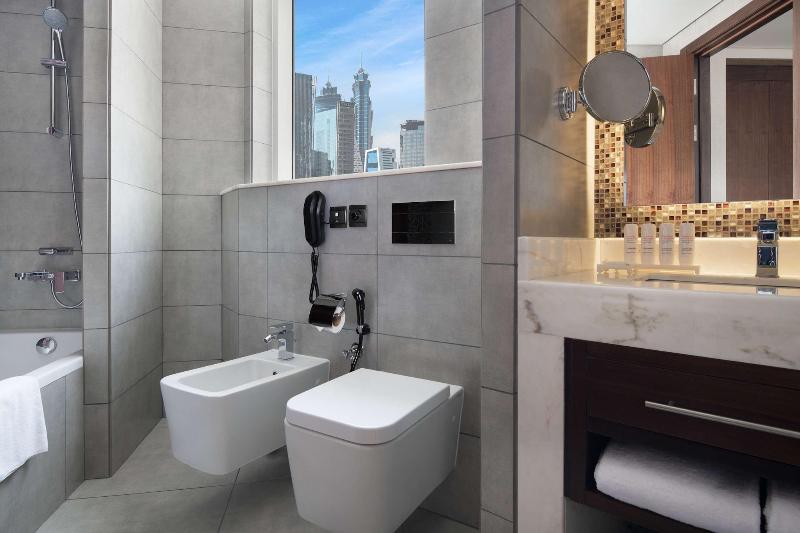 Radisson Blu Hotel Dubai Waterfront - Oda