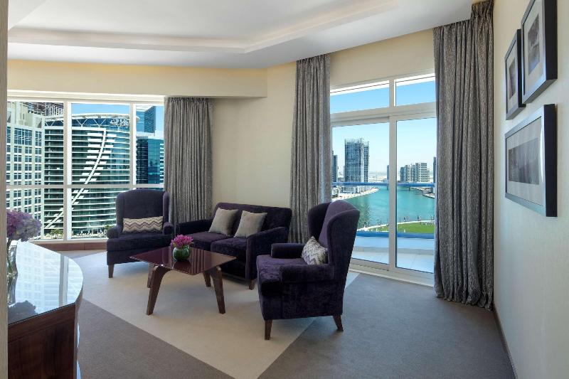 Radisson Blu Hotel Dubai Waterfront - Oda