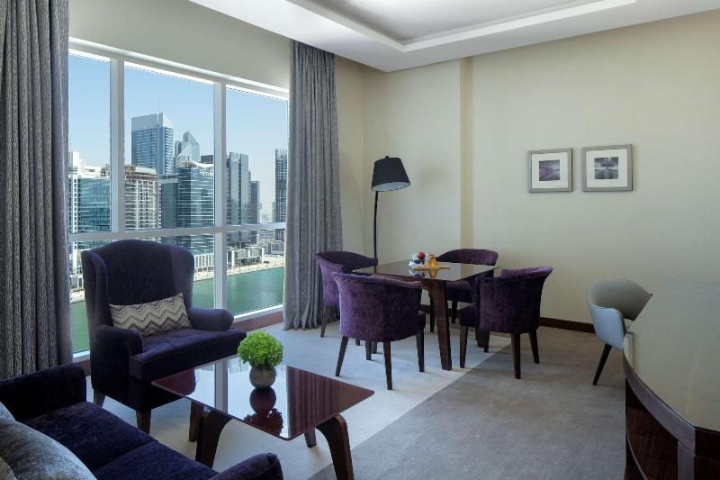 Radisson Blu Hotel Dubai Waterfront - Oda