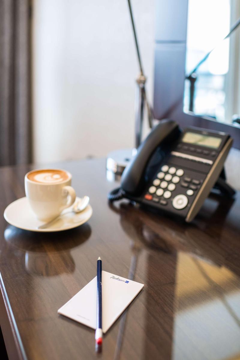 Radisson Blu Hotel Dubai Waterfront - Oda