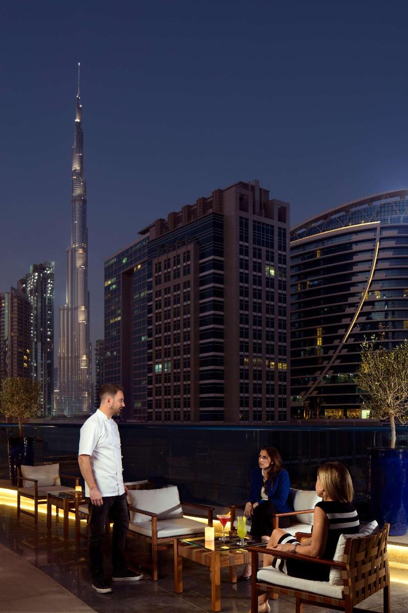 Radisson Blu Hotel Dubai Waterfront - Restoran