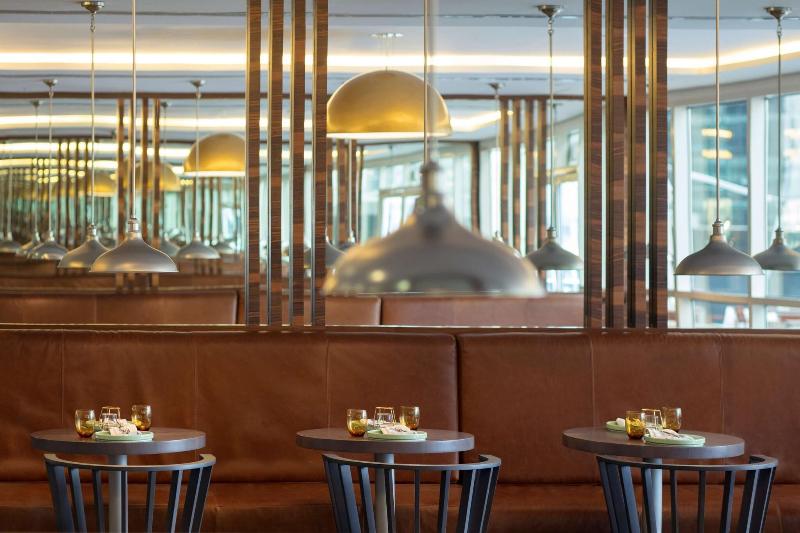 Radisson Blu Hotel Dubai Waterfront - Restoran