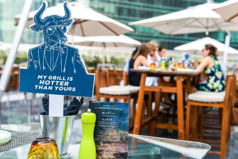 Radisson Blu Hotel Dubai Waterfront - Restoran