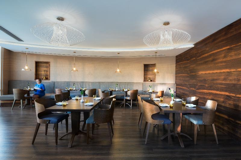Radisson Blu Hotel Dubai Waterfront - Restoran