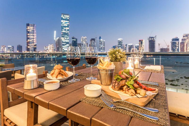 Radisson Blu Hotel Dubai Waterfront - Restoran