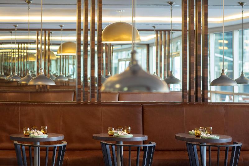 Radisson Blu Hotel Dubai Waterfront - Restoran