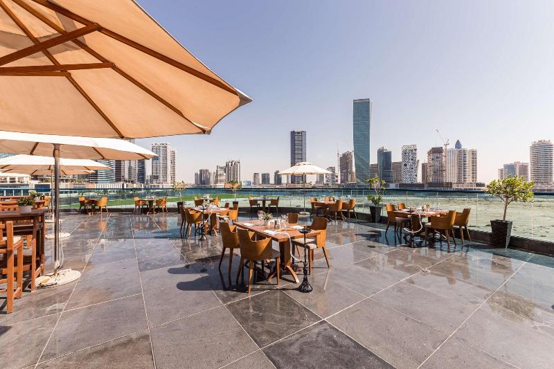 Radisson Blu Hotel Dubai Waterfront - Restoran
