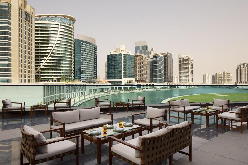 Radisson Blu Hotel Dubai Waterfront - Teras