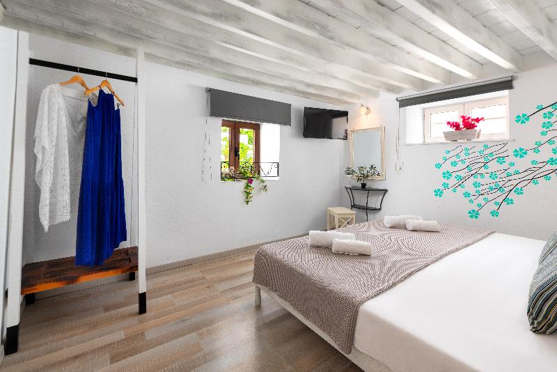 Lindos Citrin Studios - Oda