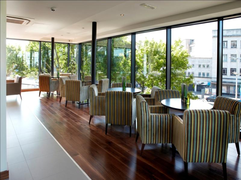 Holiday Inn Bristol City Center - Lobi