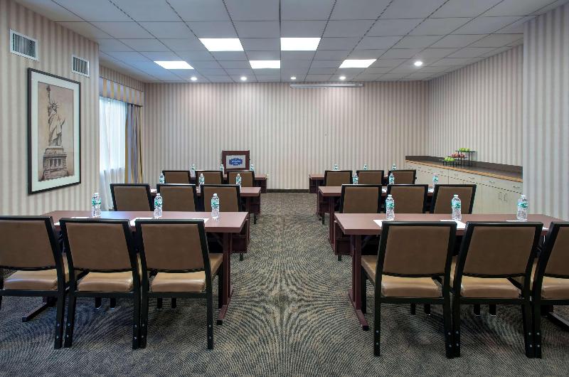 Hampton Inn NY-JFK - Toplantı
