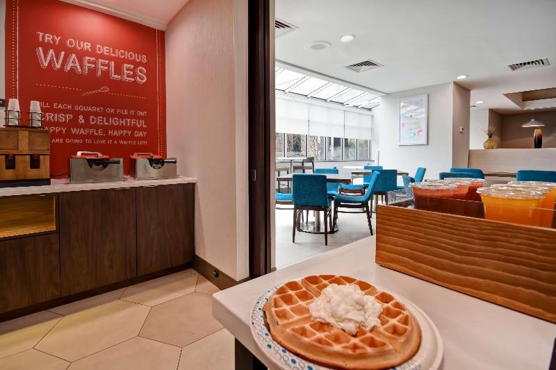 Hampton Inn NY-JFK - Restoran