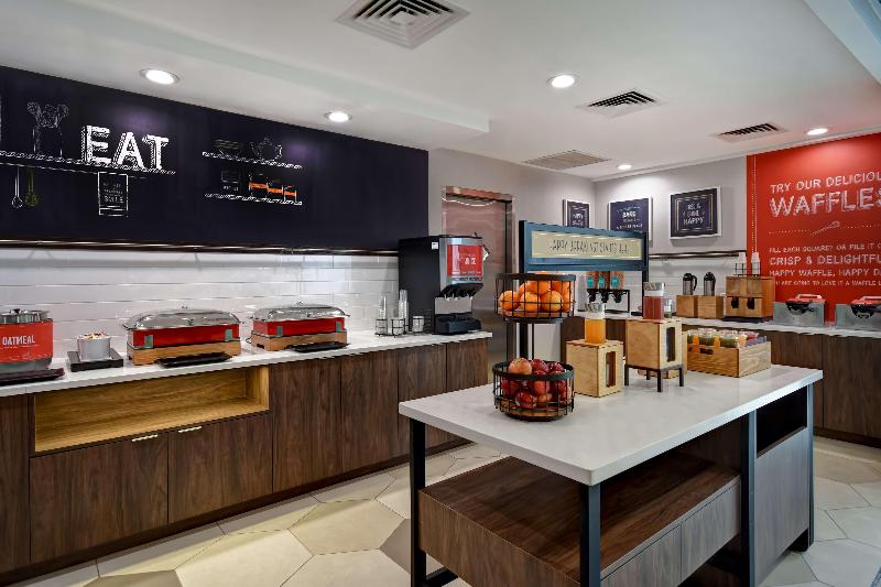 Hampton Inn NY-JFK - Restoran